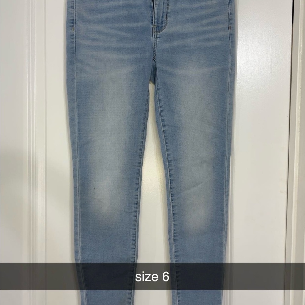 American Eagle Outfitters Light Blue Skinny Jeans